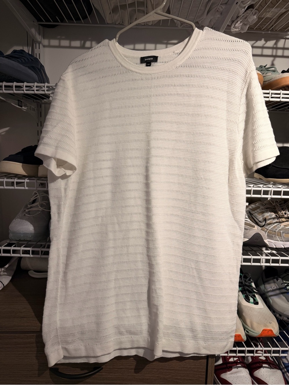 Express White Knit Short Sleeve Crewneck Tee